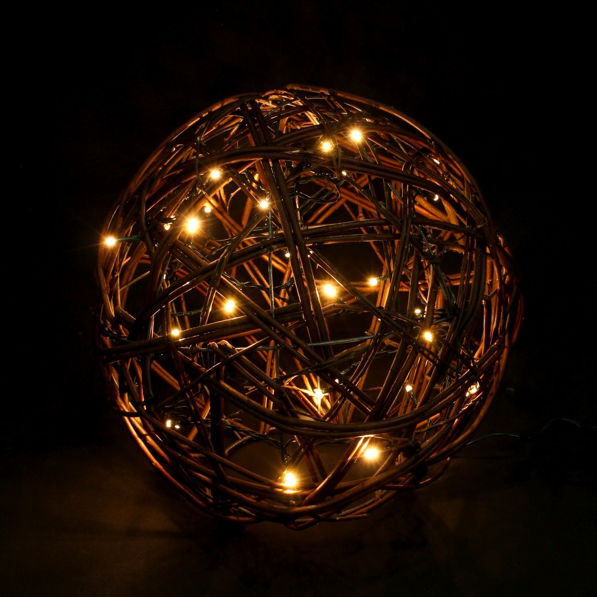 LED-Kugel "Lichterzauber" im Frank Flechtwaren Online Shop für Weihnachten kaufen LED-Kugel "Lichterzauber" im Frank Flechtwaren Online Shop für Weihnachten kaufen